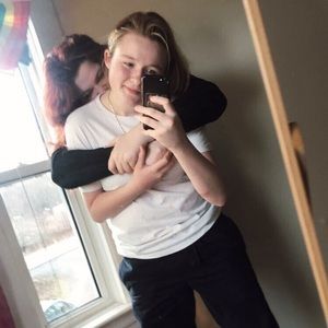 Meet your Posher, Chloe